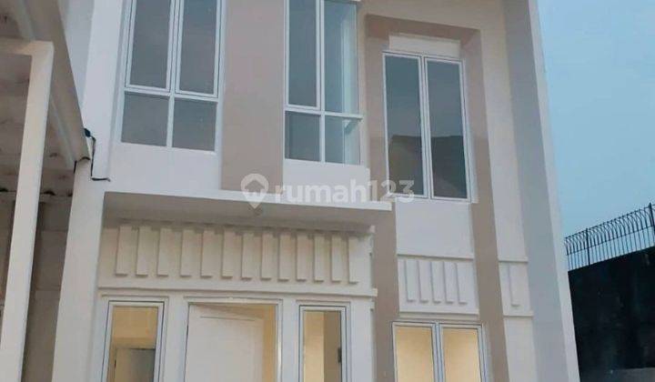 dijual rumah 2lantai dekat ke stasiun dan tol dibintaro 1