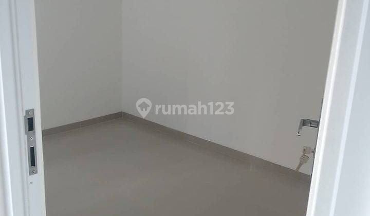 dijual rumah 2lantai dekat ke stasiun dan tol dibintaro 2