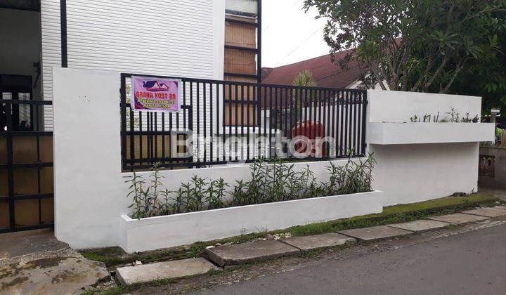 RUMAH UTAMA DAN RUMAH KOST GEDUNG ARCA  CEPAT 2