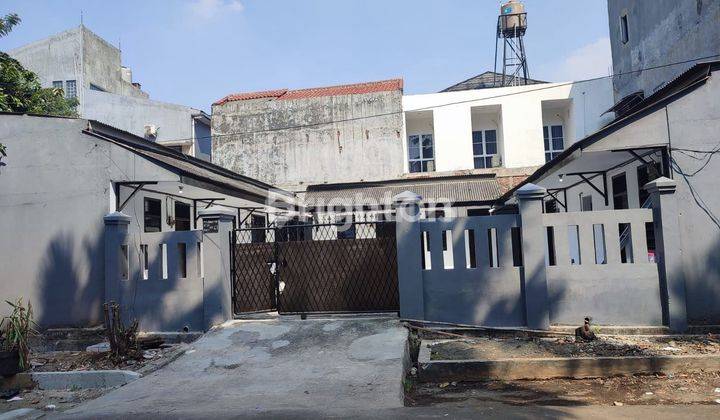 Kontrakan 10 Pintu sudah Renov siap kan, Halaman Luas Lokasi Strategis di Pulomas 1