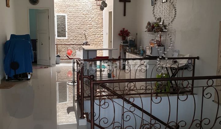 Dijual Rumah 2 lantai siap huni di Cluster Riviera Karawaci 2