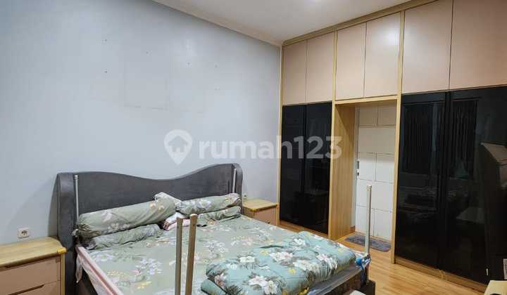 Rumah 2 Lantai Furnished di Sektor 1 Gading Serpong 2
