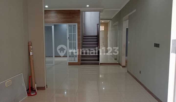 Dijual Rumah 2 Lantai Siap Huni di Cluster Menaggio Gading Serpong