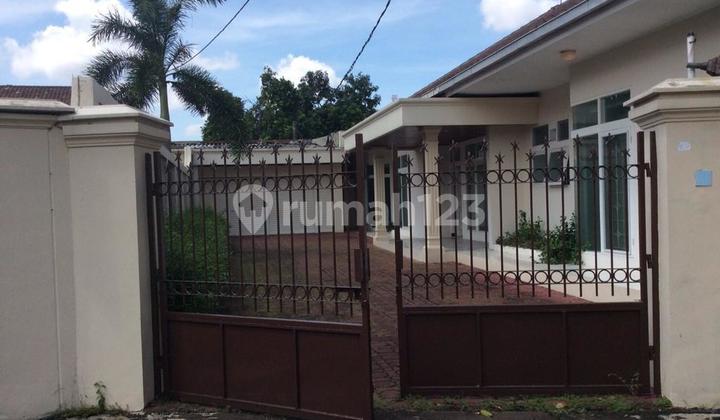 Luxury House for Sale Ready to Occupancy in Kebayoran Baru, South Jakarta