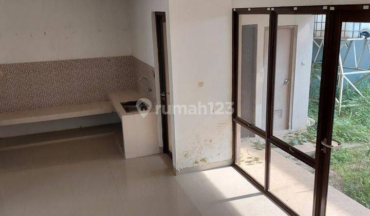 Rumah 2 Lantai Disewakan Dalam Cluster Deket Pintu Tol Kunciran 2