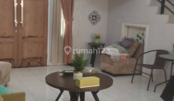 Dijual Cepat Rumah 2 lt Semi Furnished di Summarecon Bekasi 2