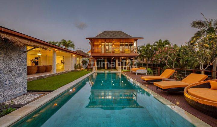 5 Bedroom private pool Villa Location in prime Canggu - Padonan   Furnished Sudah Renovasi HS - Hak Sewa di Jalan Aseeman Bagus no.3, Tibubeneng Rumah 1