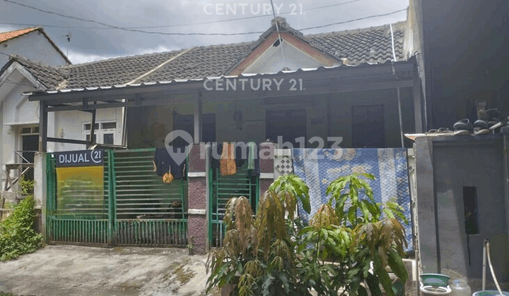 Hunian Persada Banten includes a bonus house next to it. Hunian Persada Banten includes a bonus house next to it.