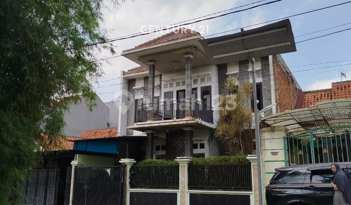Hunian Bagus 2 Lantai Taman Puri Indah Nego Sampai Jadi 1
