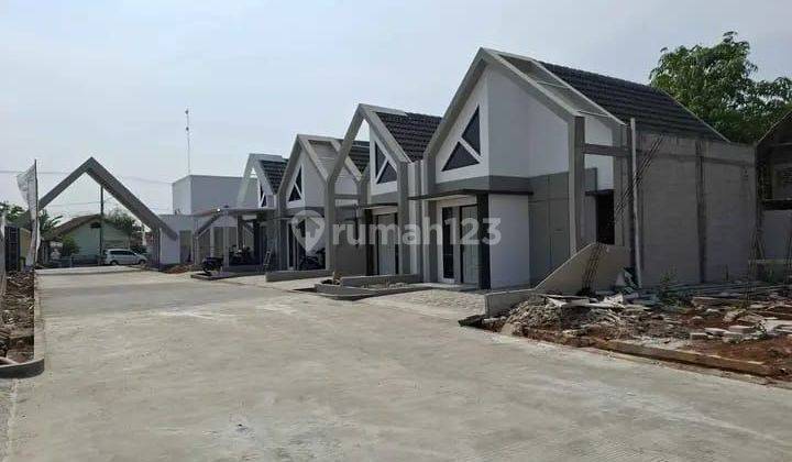 Rumah Cantik Dekat Stasiun Klari Karawang Timur  2