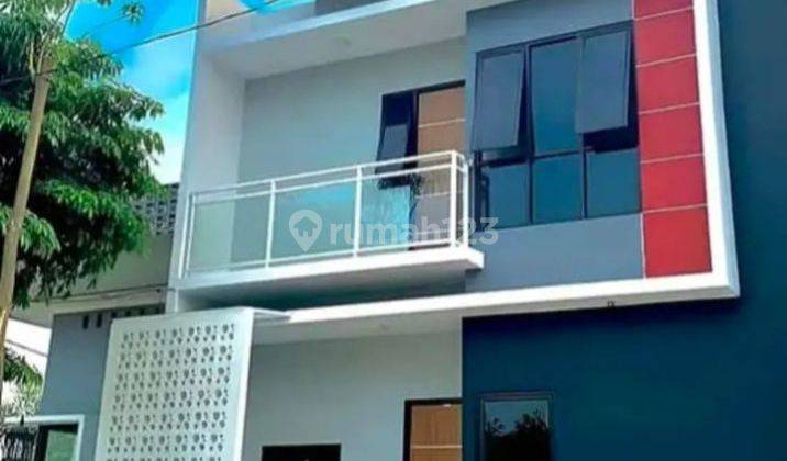 Dijual Rumah 2 Lantai Di Pusat Kota  2