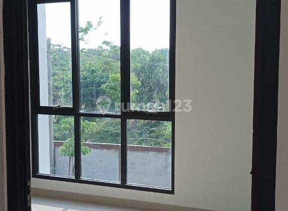 Dijual Rumah 2 Lantai Di Pusat Kota  2