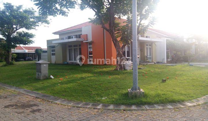 Rumah Hook Bagus Di Perumahan Elit Graha Padma, Lokasi Rindang 1