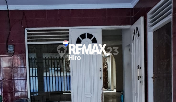 Affordable 1 1/2 Story House for Sale in Duren Sawit, East Jakarta 2