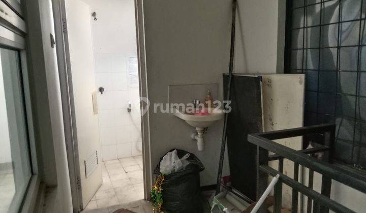 Dijual Ruko Bagus di Jl Majapahit, Pedurungan Area Parkir Luas 2