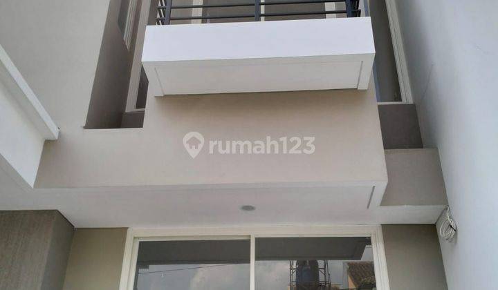 Dijual Rumah Minimalis Modern di Puri Anjasmoro Blok K, Semarang 2