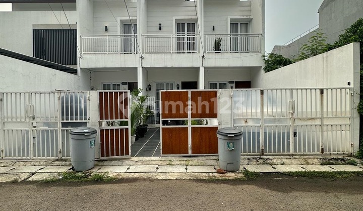 Rumah Brand new, Bebas banjir lokasi strategis di Ciputat