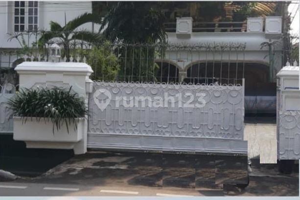 Rumah bagus, Asri, siap huni, Lokasi strategis di Tebet