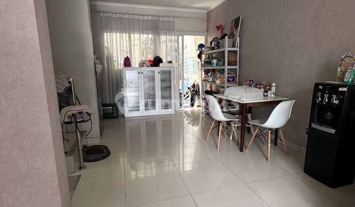 Rumah 2 Lantai Minimalis Bagus, Dalam Cluster Kemanan 24 Jam di Bintaro 2
