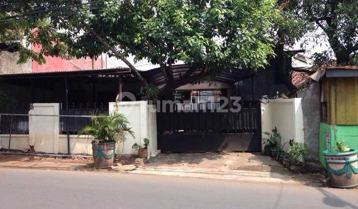 Rumah Tanah Luas, Lokasi Sangat Strategis di Kemang,Jaksel
