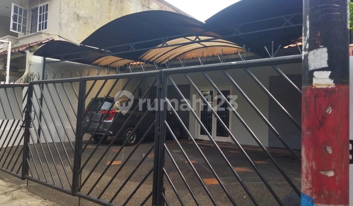 Rumah lokasi strategis, bebas banjir di Bintaro sektor 1, Jaksel Rumah lokasi strategis, bebas banjir di Bintaro sektor 1, Jaksel