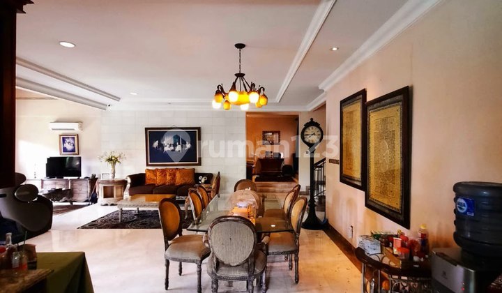 Rumah Bagus, Dengan Private Swimming Pool, Lokasi strategis di Pondok Pinang