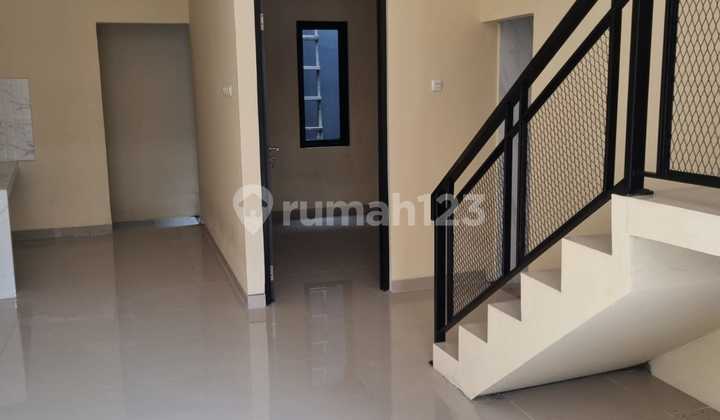 Rumah Bagus, Brand New, Minimalis dan Bebas Banjir Lokasi strategis di Jombang 2