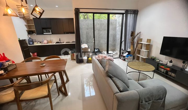 Minimalist House, 3 Floors, Good Condition, Ready to Occupy in Pondok Cabe 2