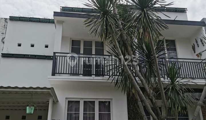 Rumah Bagus, bangunan terawat, siap huni dan bebas banjir di Bintaro Sektor 9. Rumah Bagus, bangunan terawat, siap huni dan bebas banjir di Bintaro Sektor 9.