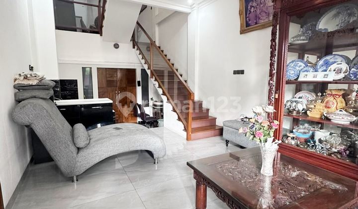 Rumah Minimalis 4 Lantai, Bagus, siap huni di Tanah Kusir 2