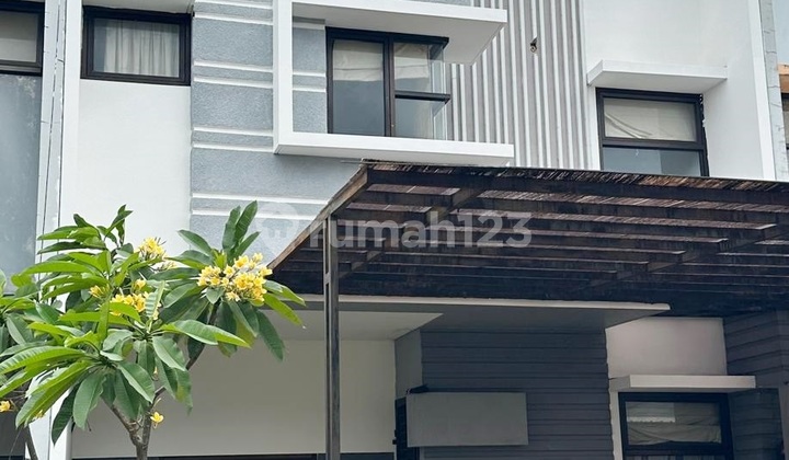For Sale Fast House in Greenwoods - Pamulang 8 Residence For Sale Fast House in Greenwoods - Pamulang 8 Residence