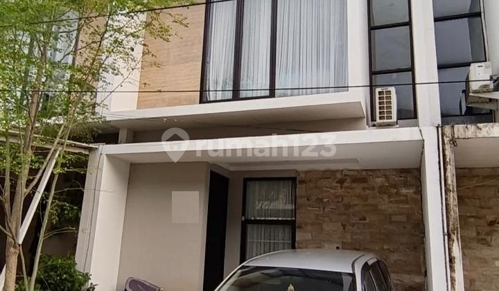 Rumah Minimalis Bagus, Dalam Cluster Keaman 24 Jam di Bintaro