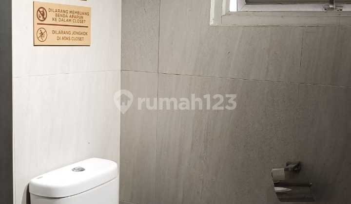 For Rent: Shophouse Near Toll Road, Hook Position in Margajaya, Bekasi 2