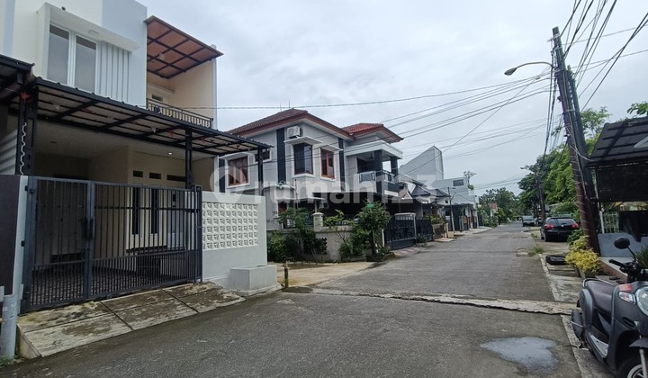 Disewakan Rumah 2 Lantai Dekat Mall Grand Galaxy di Pekayon Bekasi 2