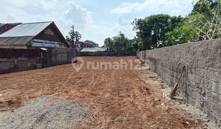 Tanah datar dan padat kondisi di Cisalak Tanah datar dan padat kondisi di Cisalak