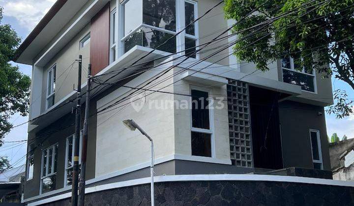 Rumah hook 2 lantai Baru kawasan sejuk Cigadung Bandung Utara 1