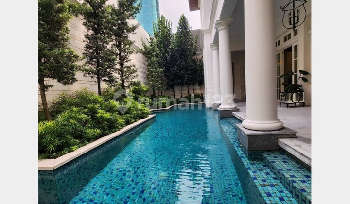 Rumah Mewah 3 Lantai di Kawasan Mentri & Kedubes, Mega Kuningan