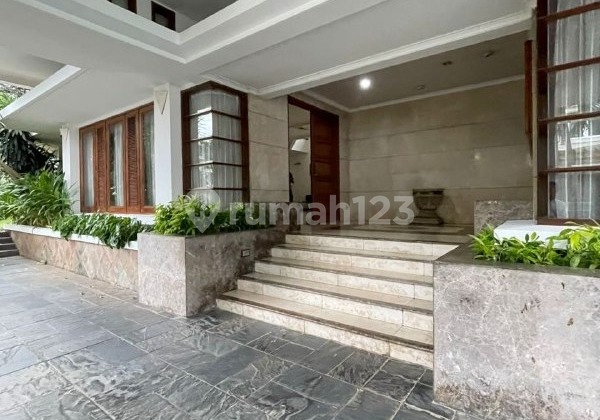 Pondok Indah! 5BR+5BTH, Private Pool, Land Area 938M²