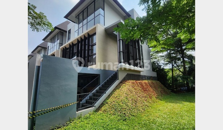 Rumah Modern Eksklusif di Serenia Hills, Lebak Bulus - Hadap Utara | 263m² 2