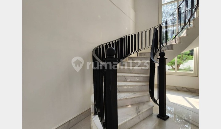 Rumah Menteng, Jakarta Pusat Semi Furnished 2