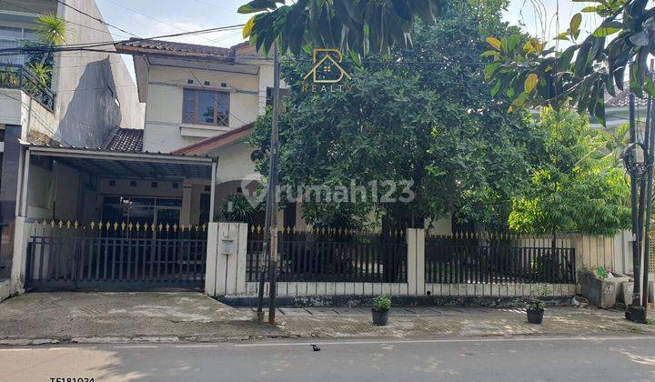 Rumah 2 Lantai Bagus di Duren Sawit, Jakarta Timur 1