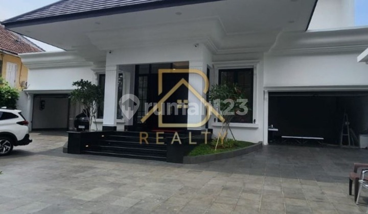 Rumah Menteng, Jakarta Pusat Semi Furnished Rumah Menteng, Jakarta Pusat Semi Furnished