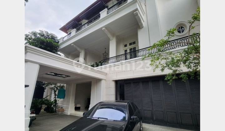 Rumah Mewah 3 Lantai di Kawasan Mentri & Kedubes, Mega Kuningan