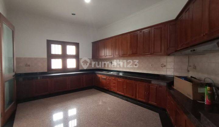 Dijual Rumah Mewah di Rajawali Selatan 2