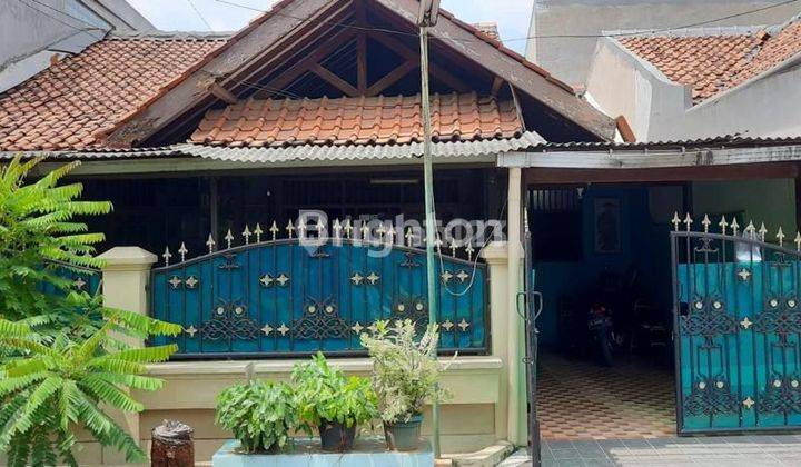 Rumah di Komplek Departemen Kesehatan, sangat luas 1