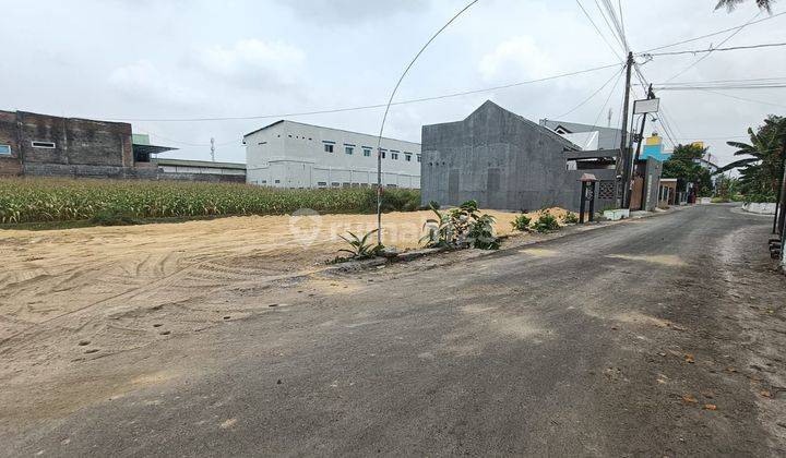 Tanah Sleman Dekat Pintu Tol Jogja, Tepi Aspal 2