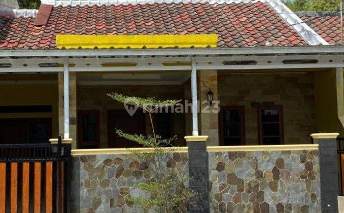 Dijual Cepat Rumah SHM Luas 126 di PERUM JOMIN PERMAI Cikampek 2