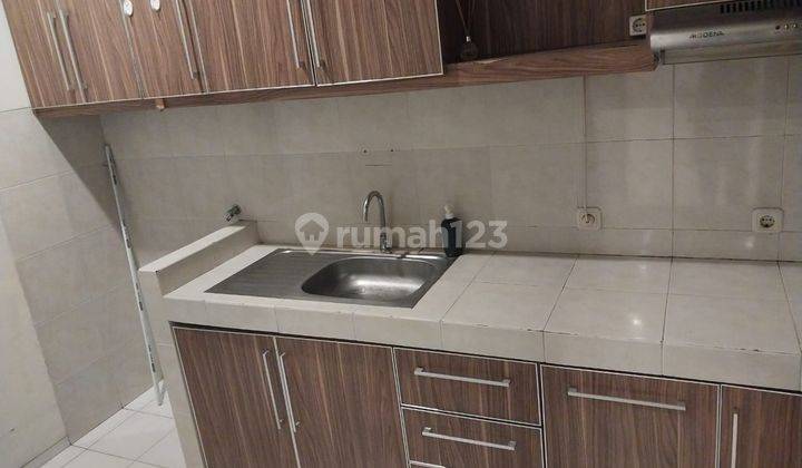 Rumah Kontrakan 2 Lantai Bagus Semi Furnished SHM di Bintaro Sektor 9, Tangerang Selatan 2