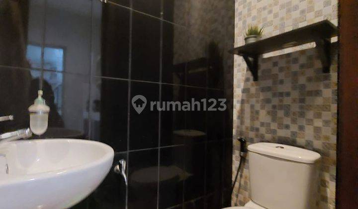 Rumah 2 Lantai Bagus Siap Huni Semi Furnished SHM di Bintaro Sektor 9 Emerald, Tangerang Selatan 2