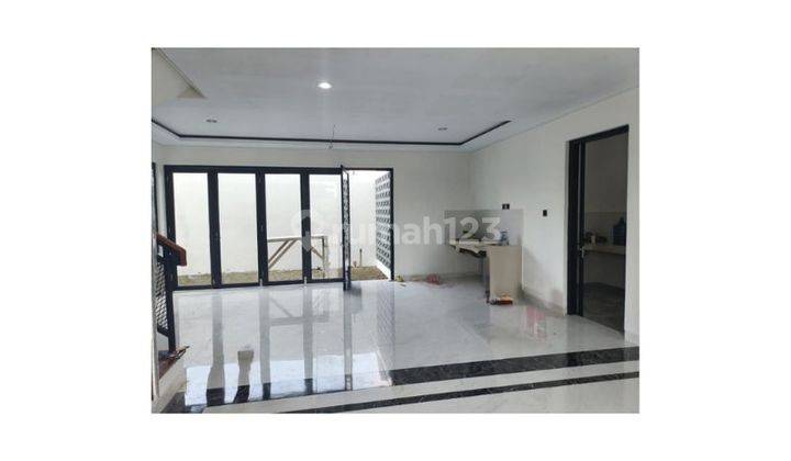 Di Jual Rumah Mewah Di Kawasan Elit Maguwoharjo 2